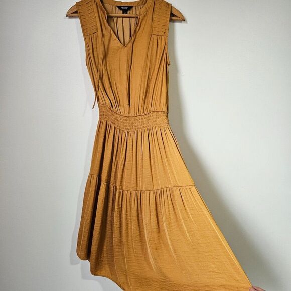 EUC SIMPLY VERY VERAWANG SPLIT V NECK MUSTARD SATINY TIERED MIDI DRESS SZ SMALL - Picture 1 of 16
